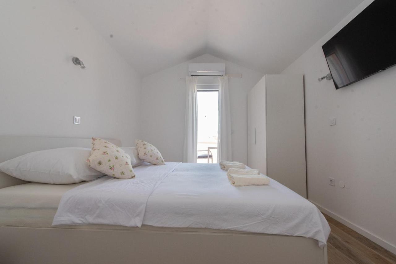 Charming Apartments Duce Omis Ngoại thất bức ảnh